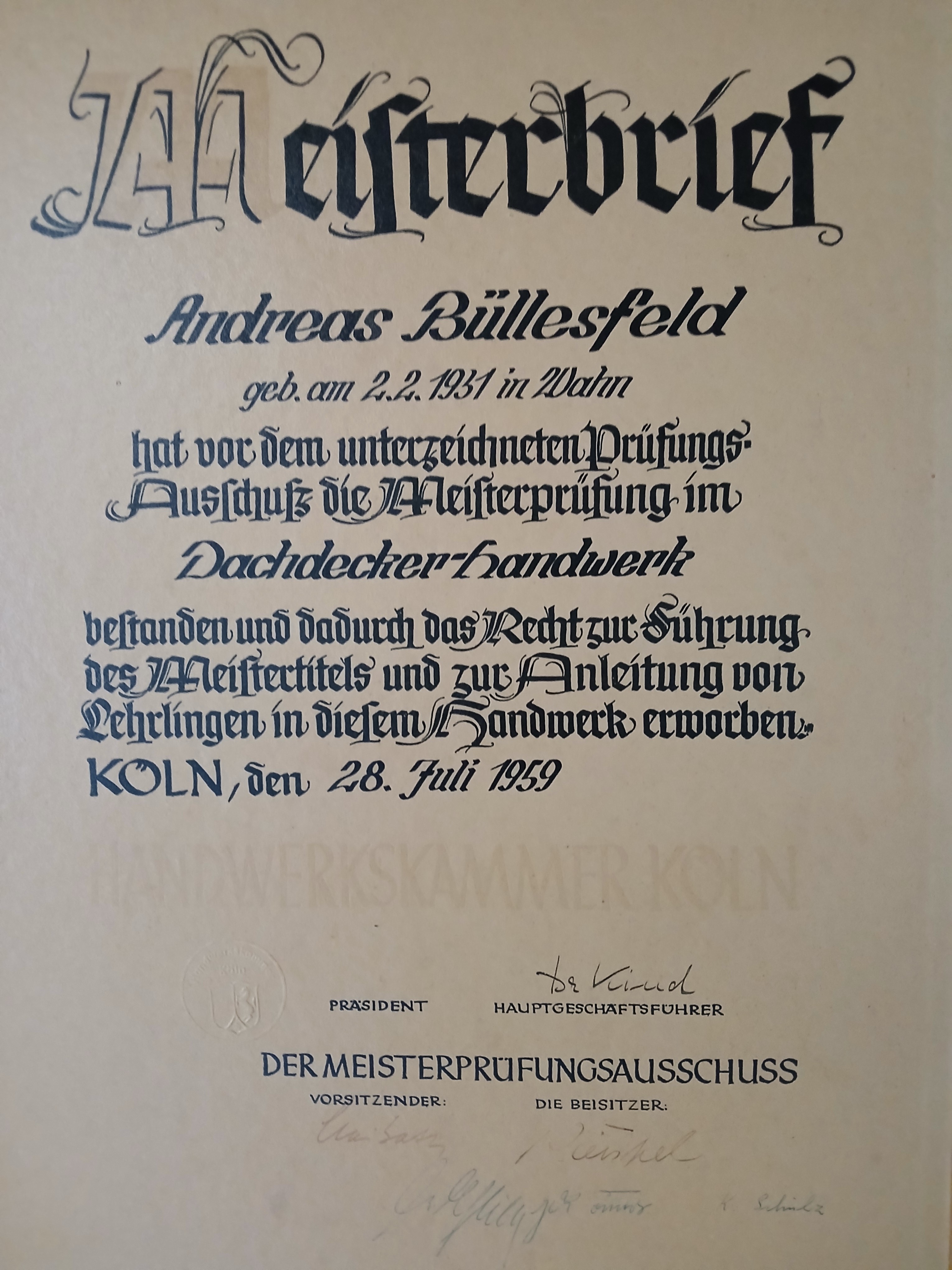 Meisterbrief-Zertifikat mit kunstvoller Schrift in Schwarz und Blau. Datum: 28. Juli 1959.